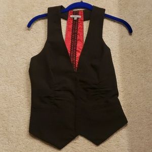 🔶️🔶️ Black and Red vest